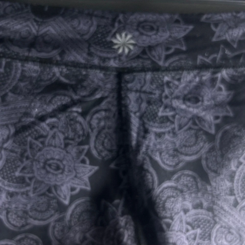 Athleta Black‎ Paisley Print Bootcut Yoga Pants Women's Size Small